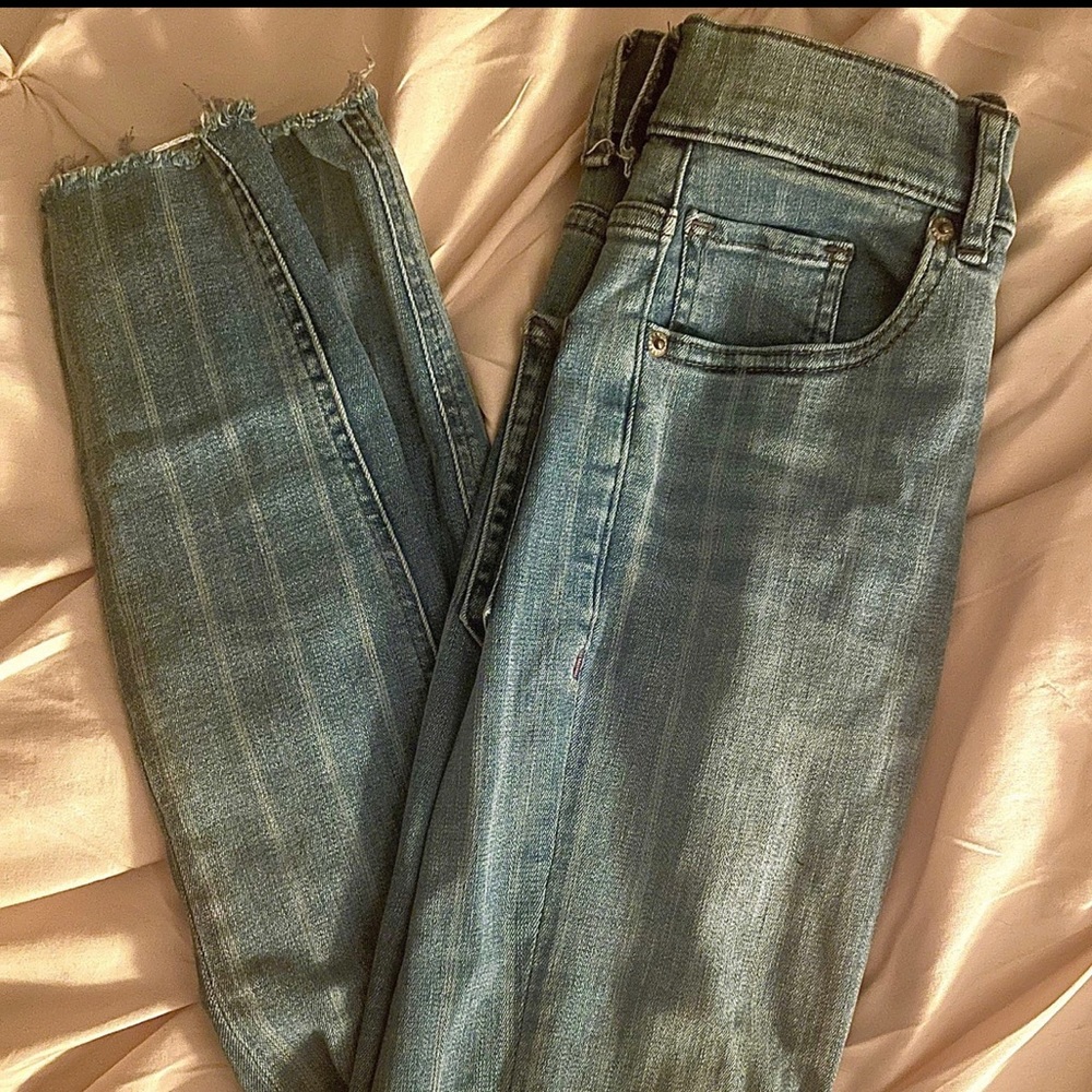 Express skinny Jean with stripes and fray ankle